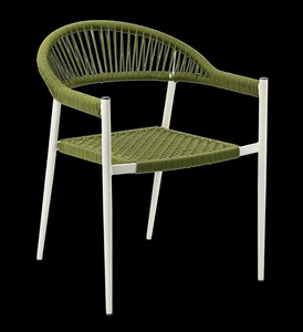 Chaise en bois au design européen contemporain avec structure en bois et coussins gris, confortable pour le jardin et le salon - Product Image 3
