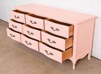 Commode/armoire à tiroirs de grande taille au design traditionnel français fait à la main pour chambre à coucher salon hôtel villa excellent rangement