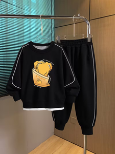 Ensembles de vêtements pour garçons, pyjama deux pièces avec manches longues imprimées par sérigraphie, fabriqué au Bangladesh par Eom Services. - Product Image 2