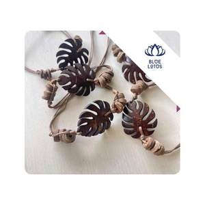 Accesorios de Cáscara de Coco para Decoración, Exhibición Colgante y Diseño de Interiores, Vietnam - Product Image 1