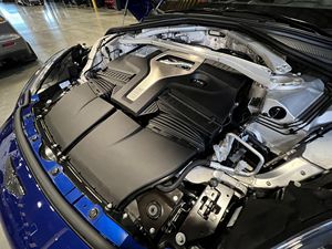 Asstoon Martin DBX 707 2023, Gasolina, Bajo Kilometraje - Product Image 6