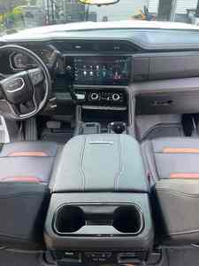 VOITURE D'OCCASION ABORDABLE 2024 GMC Sierra 3500 K3500 DOUBLE CABINE PICK-UP PRÊTE À ÊTRE EXPÉDIÉE - Product Image 4