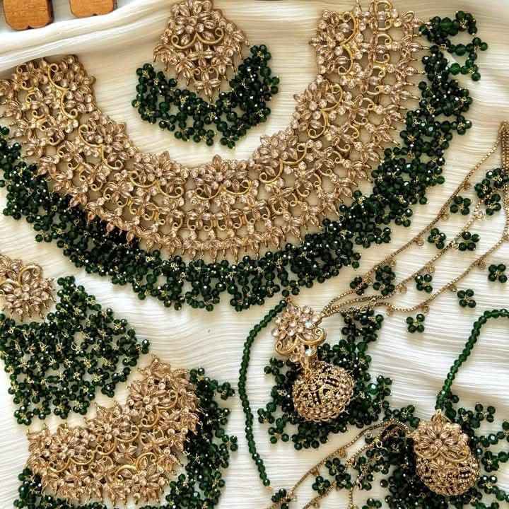 สีเขียว