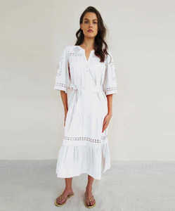 Vestido de Biarritz, epítome de la sofisticación sin esfuerzo Elaborado a partir de popelina de algodón crujiente transpirable con características intrincadas refinadas - Product Image 5