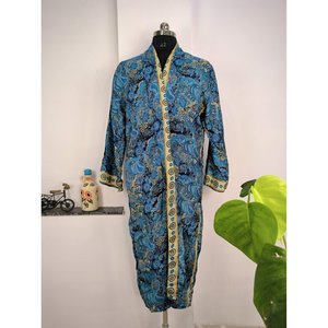 Kimono de Satén Estilo Boho para Hombre, Elegante Bata de Satén con Estampado Paisley Azul y Amarillo de Man Regal House, Vestido de Playa Persa Real - Product Image 3