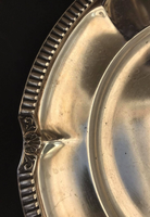 Assiette de service ronde en aluminium poli, style campagnard, artisanale de qualité supérieure, anti-rouille, excellent prix pour plats chauds