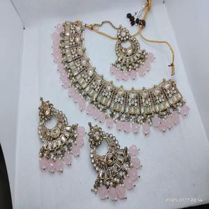 Collier traditionnel indien avec boucles d'oreilles et maang tikka, parfait pour les mariages, ensemble de bijoux de mariée de qualité supérieure, couleurs disponibles - Product Image 6