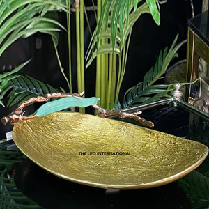 Colección de arte y artesanía creativa moderna, centro de mesa de forma ovalada chapada en oro de Metal de alta calidad estándar, suministro de cuenco japonés - Product Image 1