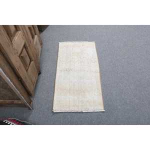 Tapis turc, petit tapis de 1,5 x 2,9 pieds, tapis vintage en laine à pois blancs - Product Image 1
