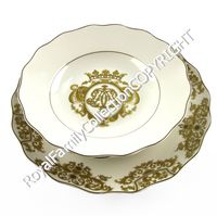Service de table Blanche Royal 18 pièces en porcelaine fine, design classique inspiré de la famille royale, décoration d'intérieur, objet de collection, fabriqué en Italie