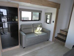 Se vende K-E-Y-S-T-O-N-E A-R-C-A-D-I-A SELECT 2-1-S-R-K 2024 usado. - Product Image 6