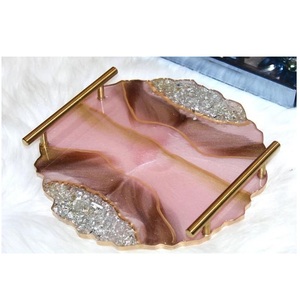 Bandeja de servicio de madera de acacia de alta calidad y resina epoxi de diseño moderno hecha a mano con mango de metal - Product Image 1