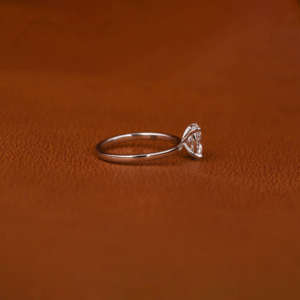 Anillo de compromiso chapado en oro sólido de 18 quilates de diamante creado en laboratorio de corte ovalado anillo de ajuste de solitario de moda de estilo clásico de lujo - Product Image 6