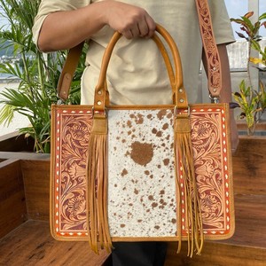 กระเป๋าโท้ทหนังลายดอกไม้สำหรับผู้หญิง, กระเป๋าหนังแท้แบบมีสายคาดตัวกระเป๋าถือหนังวัว - Product Image 2