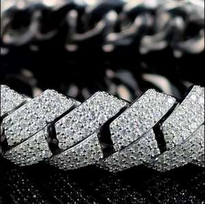 Bracelet chaîne cubaine en moissanite VVS étincelante, fabriqué en argent sterling 925, accessoire de bijouterie de luxe et de mode - Product Image 4