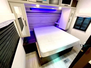 Autocaravana C-R-O-S-S-R-O-A-D-S RV C-R-U-I-S-E-R AIRE 27RBS 2021 USADA EN BUEN ESTADO DISPONIBLE PARA LA VENTA - Product Image 5