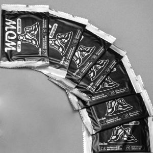 Wow Ultra-Clean Compact Sneaker Wipes Limpieza rápida de zapatos de todo tipo para adultos Conveniente para viajar - Product Image 3