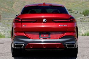 2022 X6 M50i xDrive 1 dueño, V8 biturbo de 523 hp, tracción total, rojo flamenco metalizado - Product Image 5