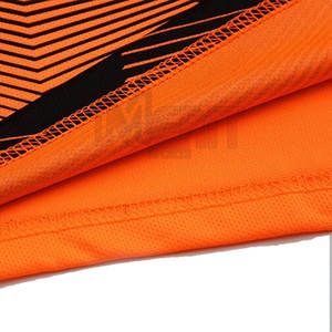 Ensembles uniformes de football pour adultes en polyester léger de haute qualité Service OEM le plus vendu avec des techniques de coupe automatisées - Product Image 5