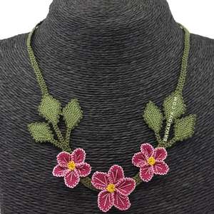 Collier de mode en dentelle triple rose Bahar Oya, 200g - Product Image 1