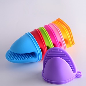 En gros Maniques de four en silicone résistantes à la chaleur, avec poignée antidérapante, de qualité alimentaire, pour la cuisine et la pâtisserie, logo personnalisé OEM disponible - Product Image 1