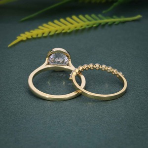 Anillo de Compromiso con Diamante Cultivado en Laboratorio con Certificación IGI, Estilo Lujoso, Redondo, VVS, con Bisel y Banda Apilable, para Regalo de Novia, a Bajo Precio - Product Image 6