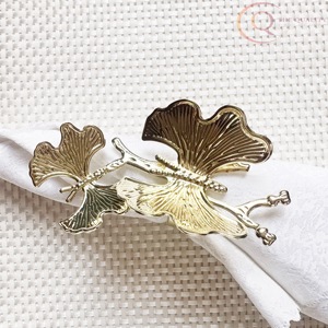 แหวนรองผ้าเช็ดปากโลหะดีไซน์หรูหราสำหรับตกแต่งโต๊ะงานแต่งงานอย่างมีสไตล์ ดีไซน์หรูหราเป็นมิตรกับสิ่งแวดล้อม เหมาะสำหรับงานอีเว้นท์ โรงแรม และการรับประทานอาหารในครอบครัว - Product Image 4