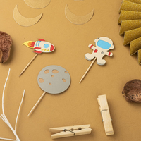 14 paket uzay Astronaut Cupcake Toppers roket gezegen ay dış uzay tema çocuklar doğum günü ve bebek duş süslemeleri için alır