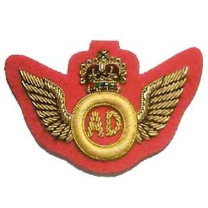 Insignes faits à la main Écusson de poche brodé en fil métallique pour uniformes Insignes personnalisés - Product Image 3