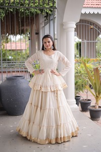 Lehenga de diseñador Gotal Patti con encaje y algodón Kora, completamente cosido, con top de algodón Kora, colección Navratri. - Product Image 2