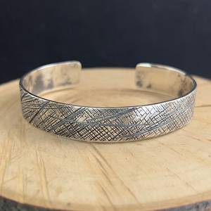 Pulsera de Plata de Ley 925 con Cruz Religiosa Bordada, Pulsera de Moda en Plata Oxidada, Regalo para el Día de San Valentín - Product Image 1