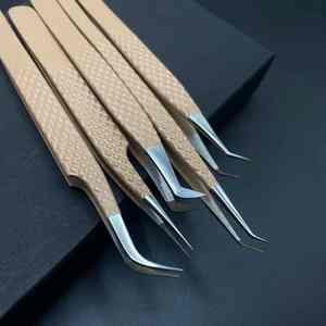 Pinzas de extensión de pestañas con agarre de diamante de etiquetado privado con puntas de fibra hechas con acero inoxidable japonés - Product Image 2