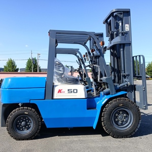 Chariot élévateur à fourche GPL Huaya KCCL 5 tonnes, mât à trois étages, utilisation extérieure, équipement de manutention industrielle - Product Image 1