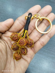 Rudrax Perles Porte-clés Porte-clés en gros à vendre Porte-clés en pierres précieuses d'Amayra Cristaux Exportations Inde - Product Image 5