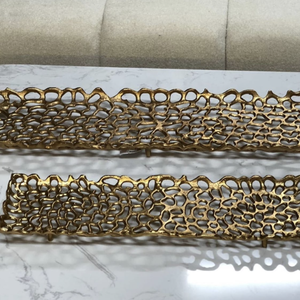 ถาดเสิร์ฟโลหะทรงสี่เหลี่ยมผืนผ้าเกรดเชิงพาณิชย์งานแฮนด์เมดคุณภาพระดับพรีเมียมดีไซน์ใหม่ชุบทองสำหรับร้านอาหาร - Product Image 6