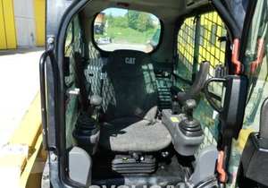 Chargeuse sur pneus Caterpillar 226D la plus vendue - Product Image 4