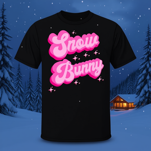 T-shirt Snow Bunny rose vif, design esthétique pour les amateurs de ski, thème hiver féerique - Product Image 3