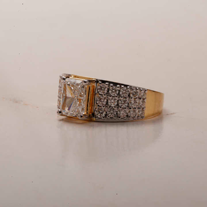 Bague de fiançailles pour homme en diamant de laboratoire taille radiant, solitaire à quatre griffes, personnalisable, tendance, idéale pour la demande en mariage - Product Image 2