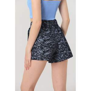 Shorts de Mujer Topshow con Estampado Batik Azul Marino, Producto al por Mayor - Product Image 1