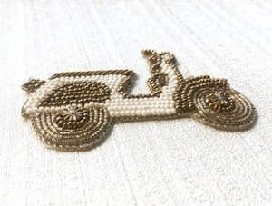 Pendentif en argent massif avec placage rhodium et or, bijoux classiques en perles de pierre, breloques fabriquées et exportées d'Inde - Product Image 2