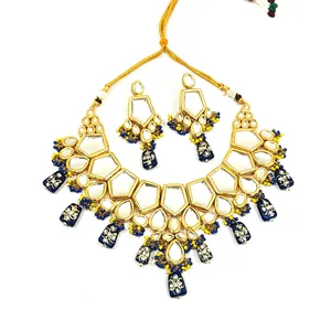 Parure de collier Kundan bleu clouté avec pendentif en forme de feuille, plaqué or rhodié 18 carats, bijoux en cuivre ornés de perles et de diamants, idéale pour les cadeaux de mariage - Product Image 2