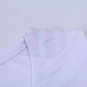 Ensemble d'uniformes de basketball 100 % polyester, grandes tailles, léger, respirant, tissu anti-humidité, sans manches, personnalisable - Product Image 4