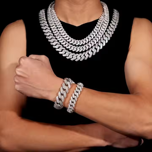 Collar de moissanita para hombre de calidad superior Diseño elegante con deslumbrante brillo Accesorio de moda hacia adelante - Product Image 3