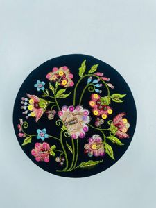 Caja de Almacenamiento de Joyería de Terciopelo Negro con Diseño Floral de Lujo, Bordada a Mano con Cuentas, Color, Tamaño y Logotipo Personalizables - Product Image 2