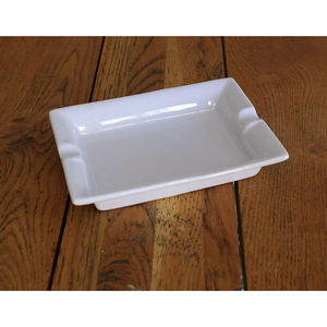 Cenicero Rectangular Grande de Resina, Diseño Moderno, Portátil, para Uso Doméstico - Product Image 1