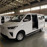 Mini-bus Wuling Yangguang à conduite à droite (RHD) 14 places, très populaire, super pratique, grand espace, fourgonnette de transport de passagers