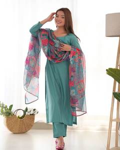 Meilleure qualité, nouveau design moderne, broderie en rayonne pure, Kurti personnalisé brodé à la main pour femmes, Inde - Product Image 4