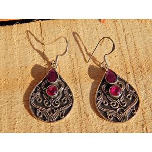 Boucles d'oreilles fines en argent sterling 925 faites à la main Rubis naturel à facettes dans un style vintage-Modèle E0703-GS cadeau parfait pour elle - Product Image 3