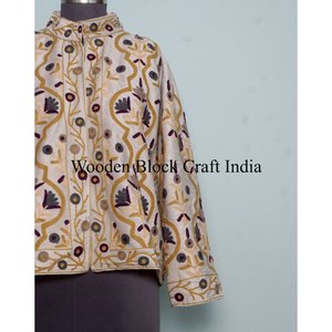 Veste en velours brodée Suzani multicolore faite à la main pour femmes, design floral respirant, veste artisanale pour femmes - Product Image 3