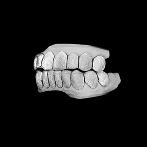 Bijoux de corps Grillz Dust personnalisés en gros Dents Grillzz cloutées de diamants en moissanite pour hommes disponibles à un prix abordable - Product Image 2